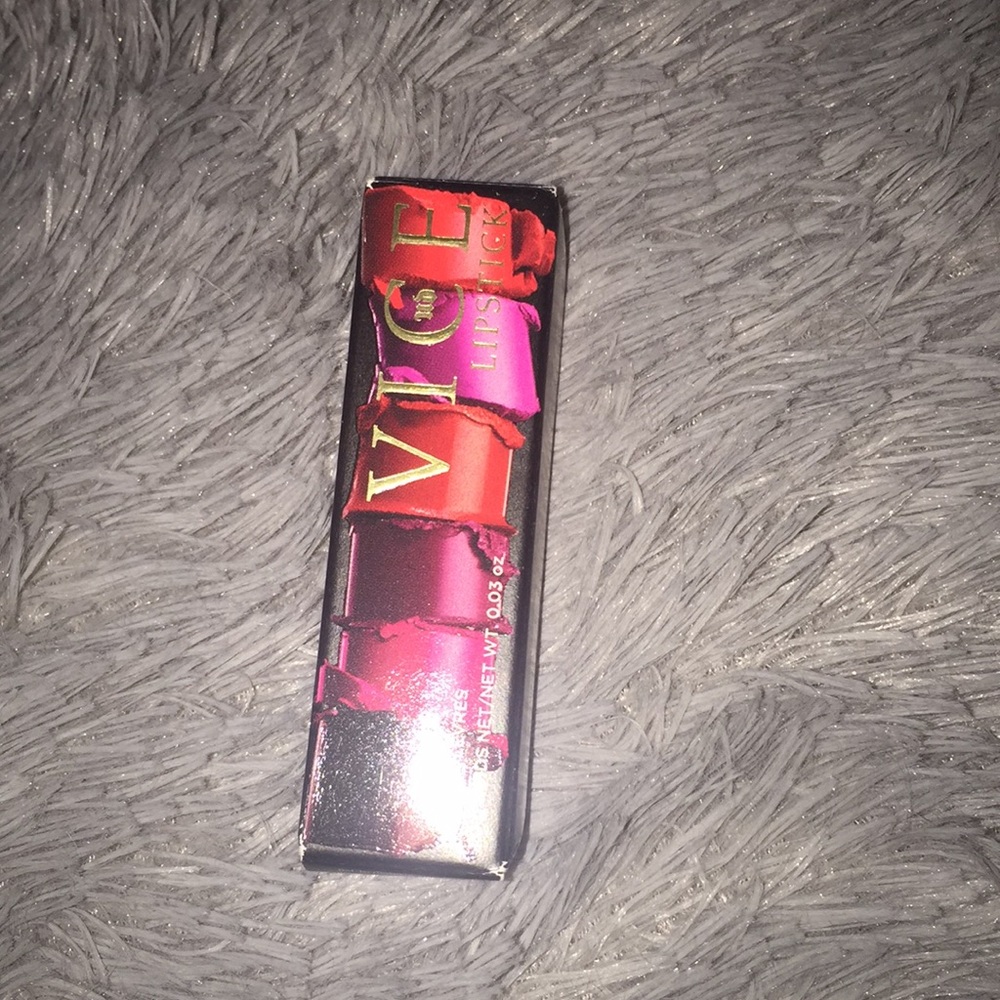 Urban Decay Vice Lipstick in the Shade- Manic